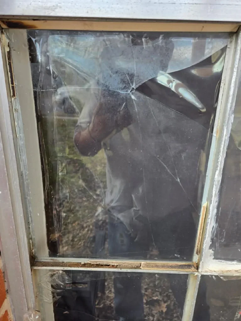 Does Cracked Glass Need to be Replaced?