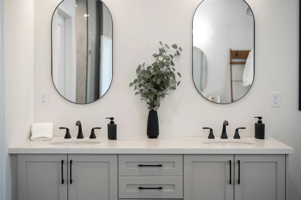 Custom Mirror Installation in DFW: A Practical Guide for Bathrooms, Home Gyms, and Feature Walls