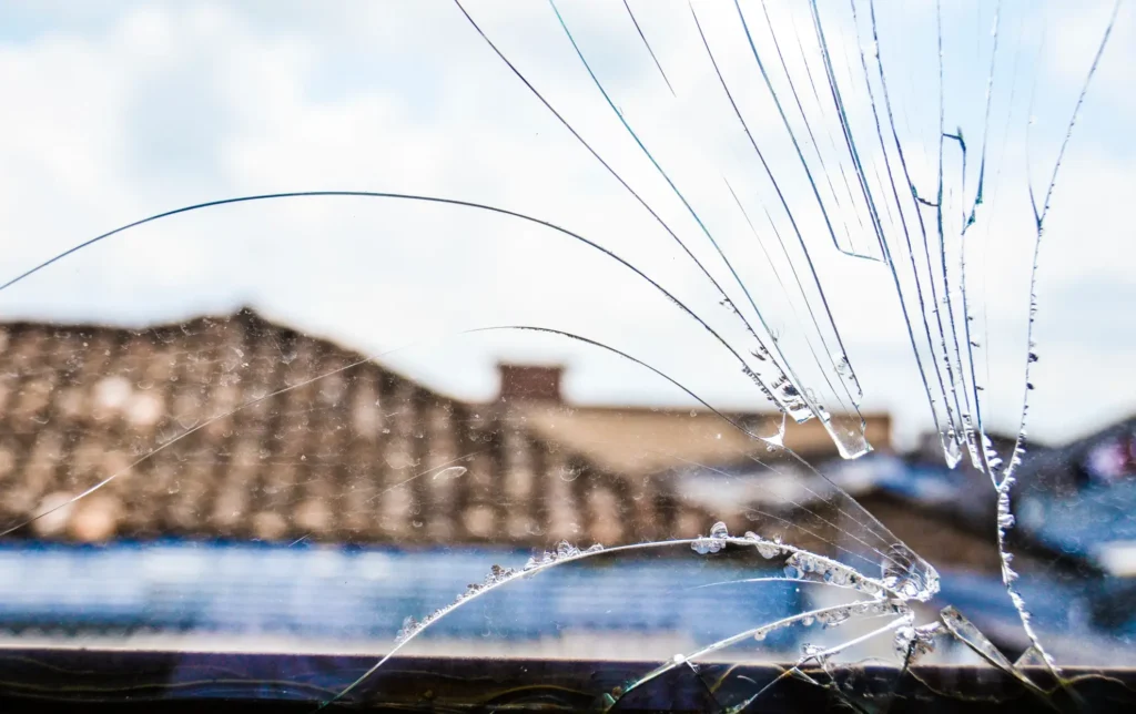 Glass Repair Dallas: When to Repair Glass and When to Replace It